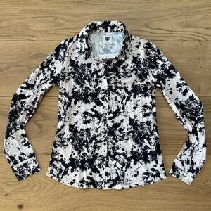 NWT LITA by Ciara Connection Button Down Stretch Shirt Milk London Leaves Print